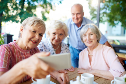 HAI PIU' DI 60 ANNI? CON I PENSIONATI CISL CORSI GRATUITI PER NAVIGARE SU INTERNET 