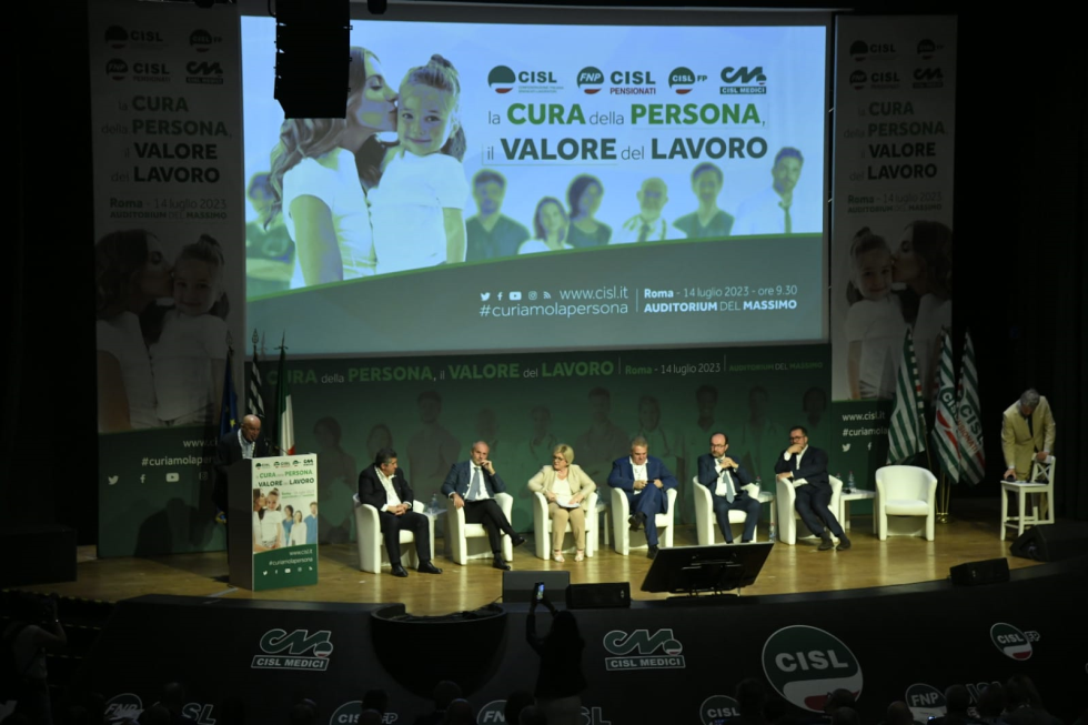 imm_3217_palco-con-ministri-schillaci-e-calderone.png